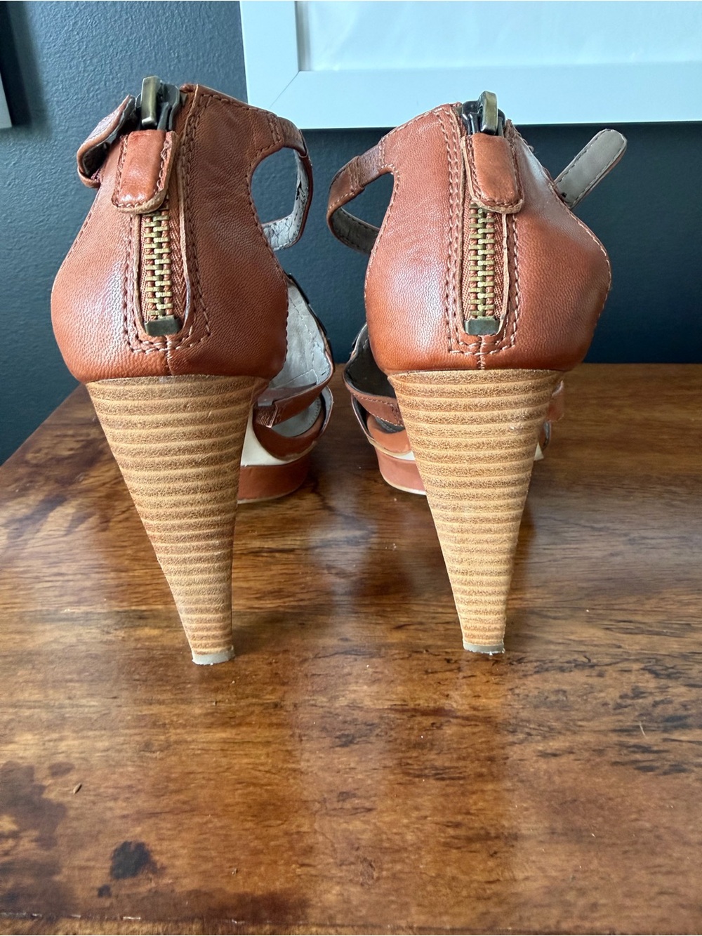 B. Makowsky Tan Leather Studded Sandals Heels with Metallic Accent - Picture 5 of 9